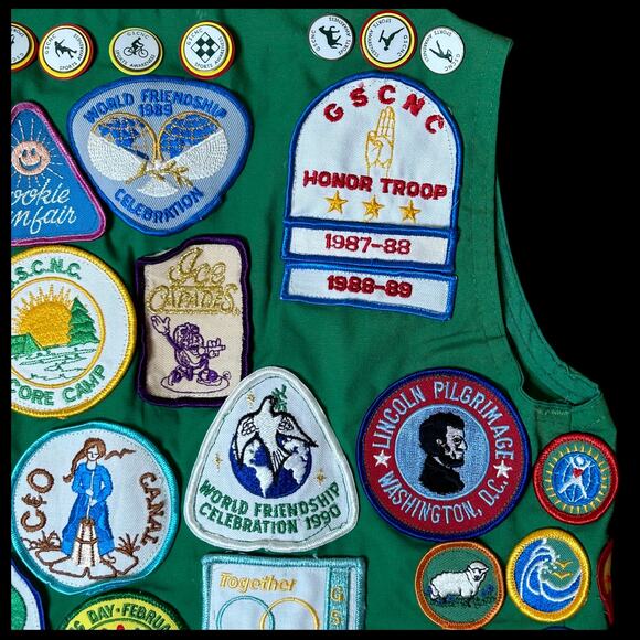 Vintage 80s Girl Scouts Vest 74 Patches 13 Pins Nation’s Capitol 713 - Picture 6 of 11